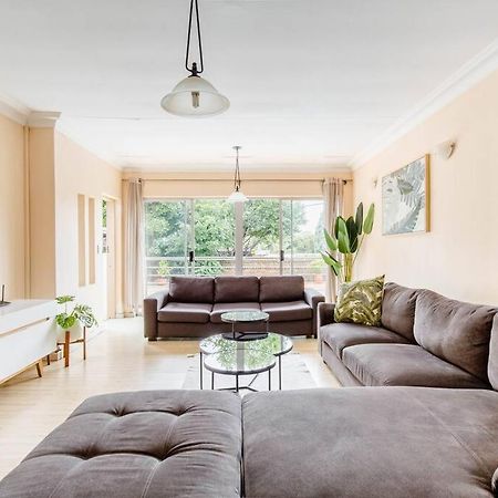 Spacious Menlyn Maine Villa พริทอเรีย ภายนอก รูปภาพ
